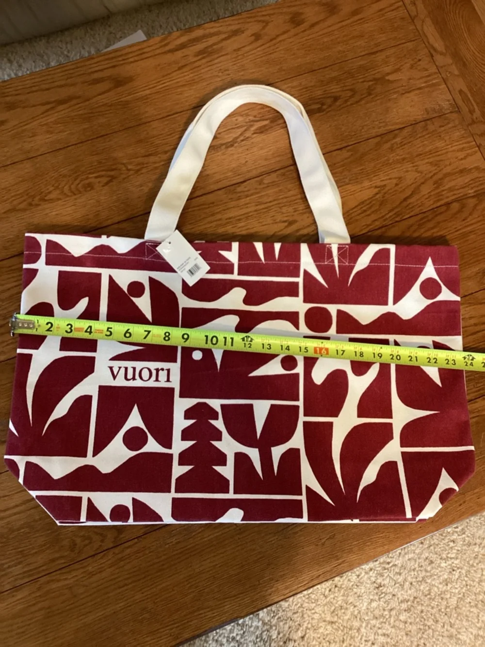 VUORI Limited Edition Holiday 2025 strawberry canvas Tote ❗️NEW❗️